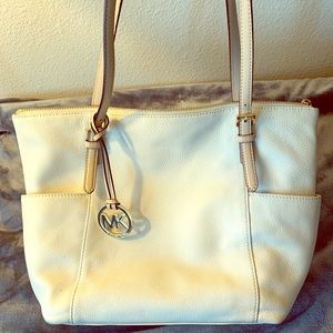 Michael Kors Jet Set Tote